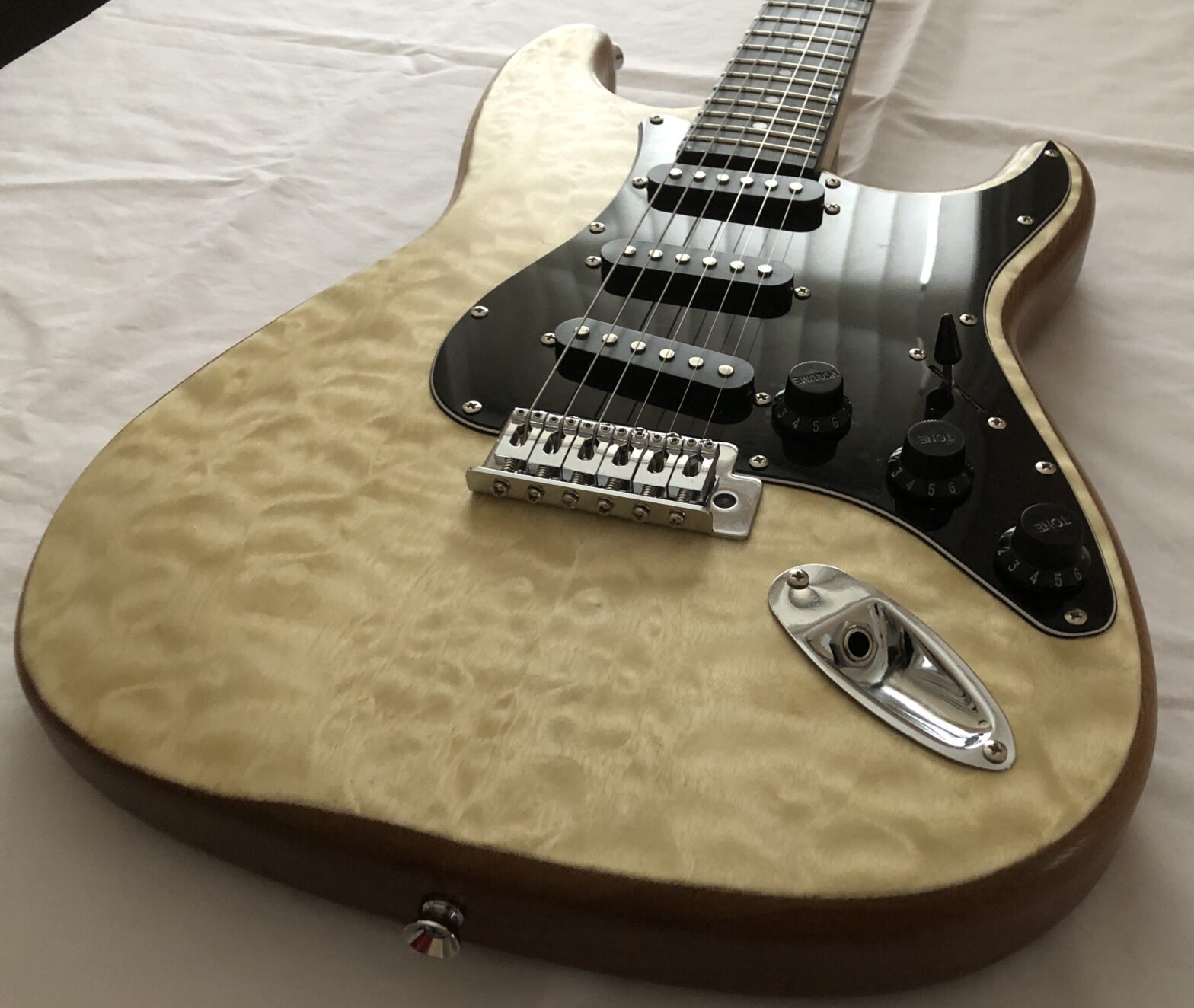Quilted Strat Maple Angled View Of Body
