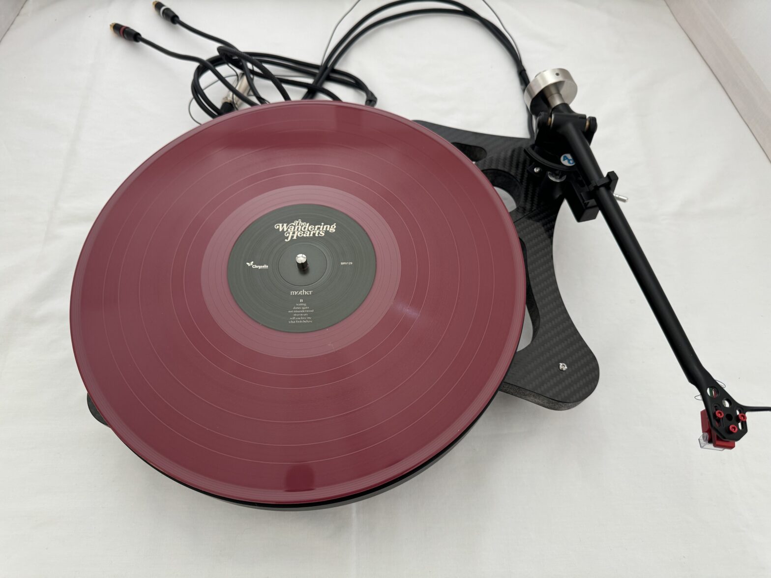 Project Leoht – Ultra Low Mass Turntable